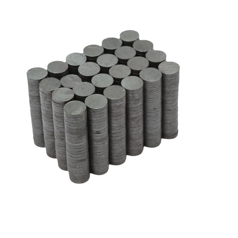 Ferrite cylinder magnet set