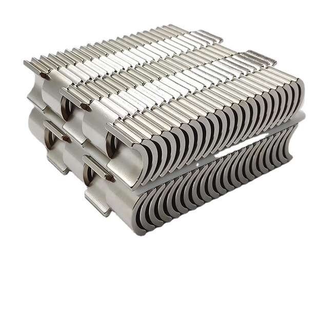 Motor arc magnets