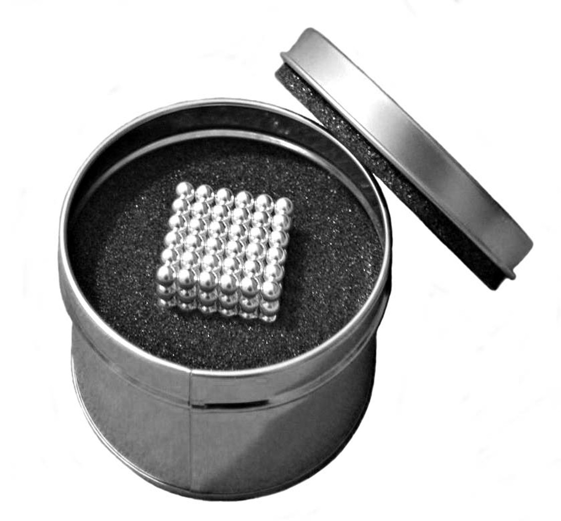 Magnetic ball tin box